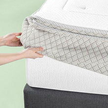 Load image into Gallery viewer, Zinus 2.5 Inch Green Tea Memory Foam Quilted Mattress Pad for Mattresses 12 Inches and under, Mattress Topper Rejuvenator, King
